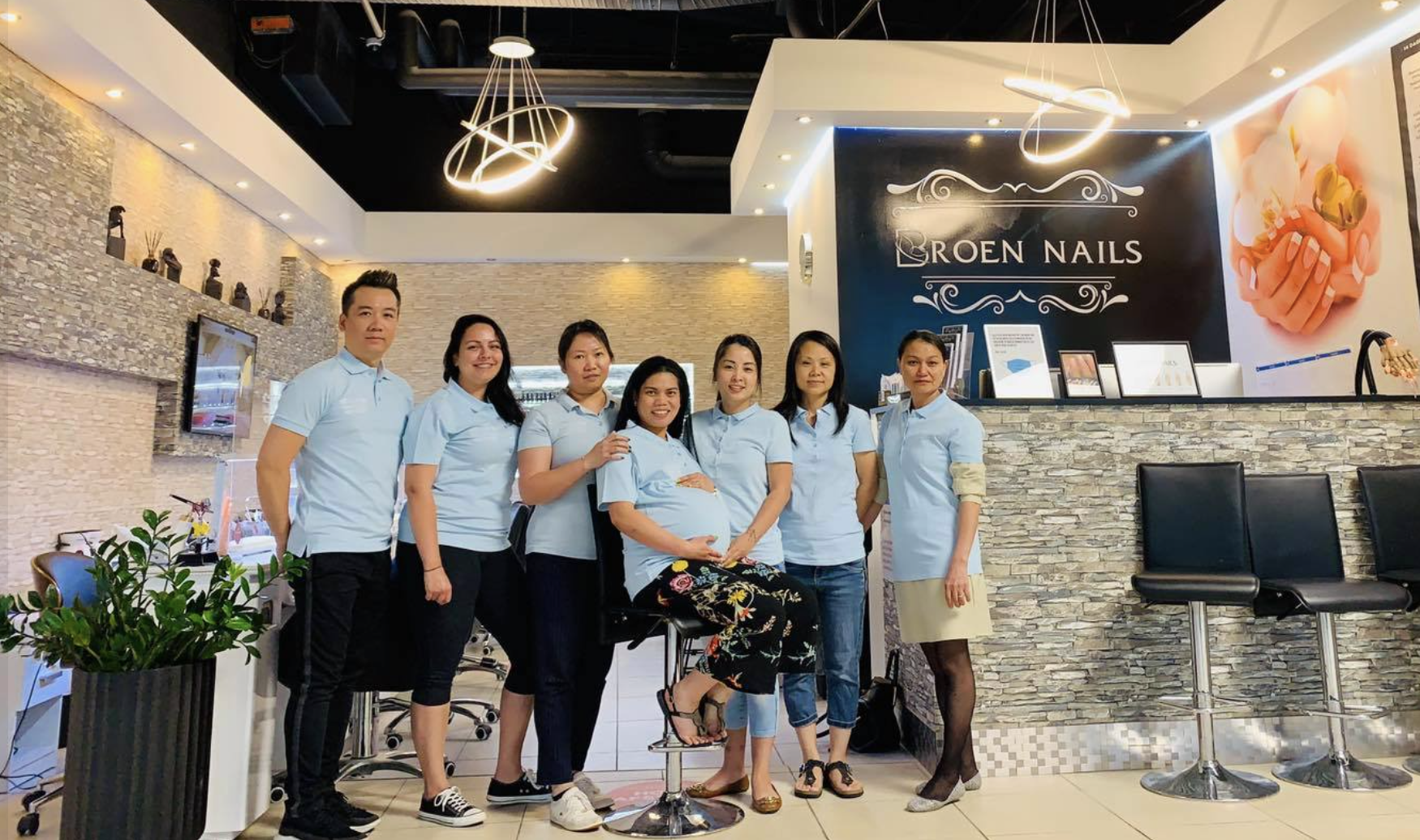 Stemning fra Broen Nails Studio – professionelt neglearbejde og rolig salon